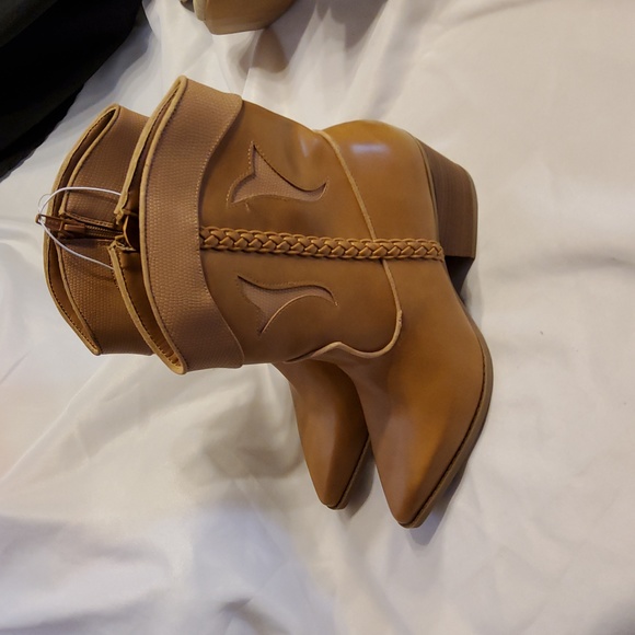 Women's Shana Cowboy Boots - Universal Thread" Cognac - Picture 6 of 8